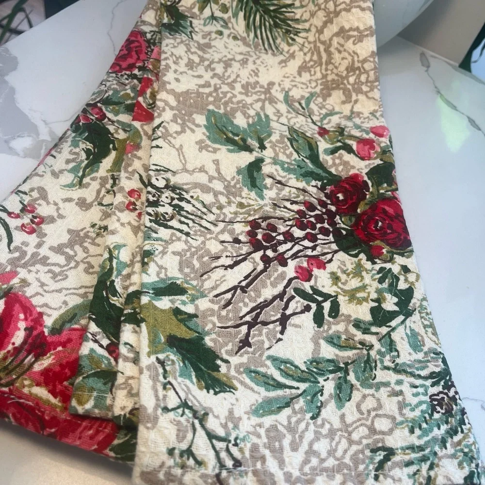 April Cornell Merry Antique Tea Towels Red Green Floral Set/3 Tea Cotton NWT